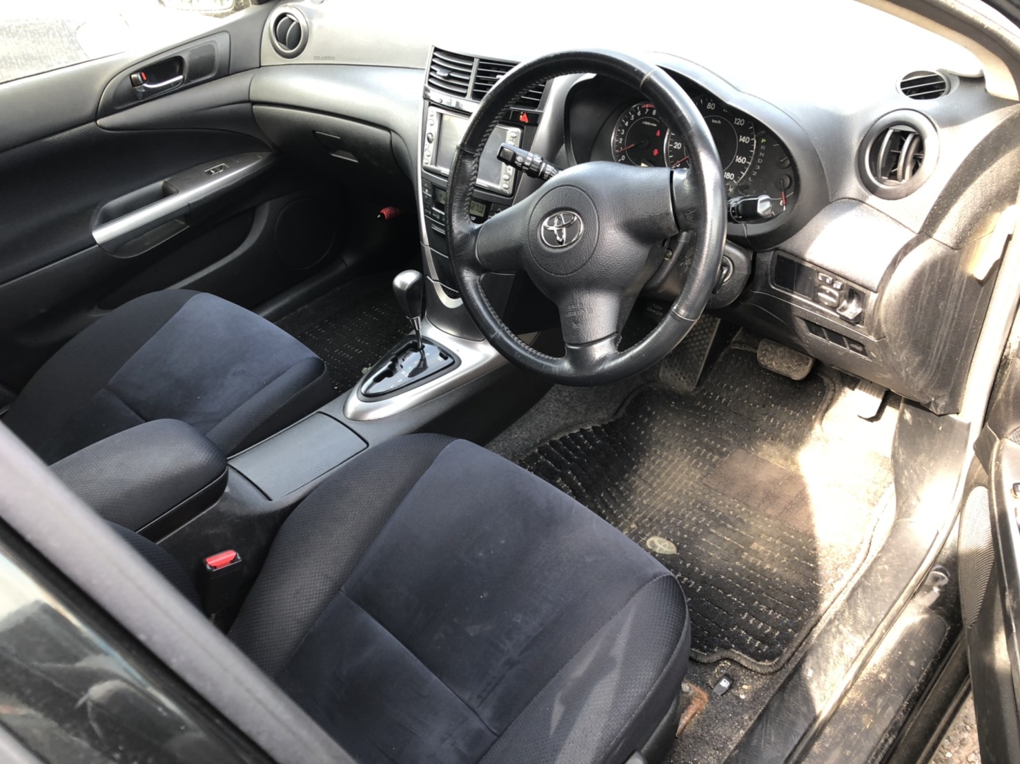inside of car AZT246 - 2004 Toyota CALDINA 4WD - BLACK