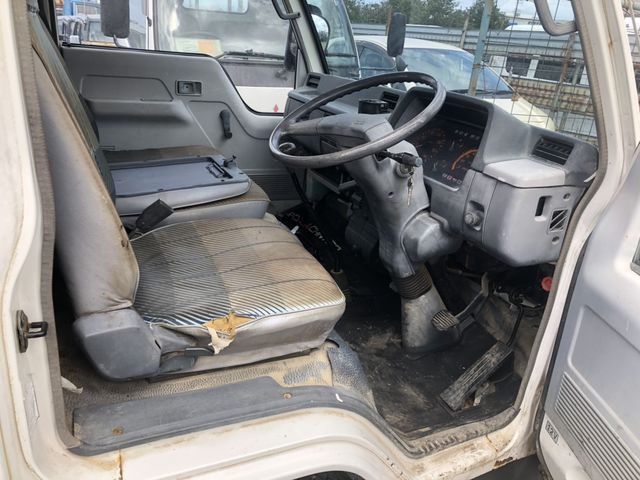 inside of car FE300B - 1985 Mitsubishi CANTER  - WHITE