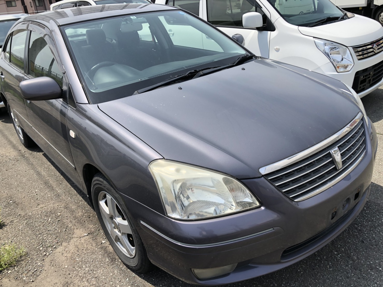front of car ZZT240 - 2003 Toyota PREMIO A18 G PACKAGE LTD - GREY